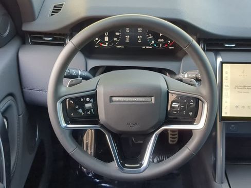 Certified 2025 Land Rover Discovery Sport Dynamic SE AWD/4WD image 24