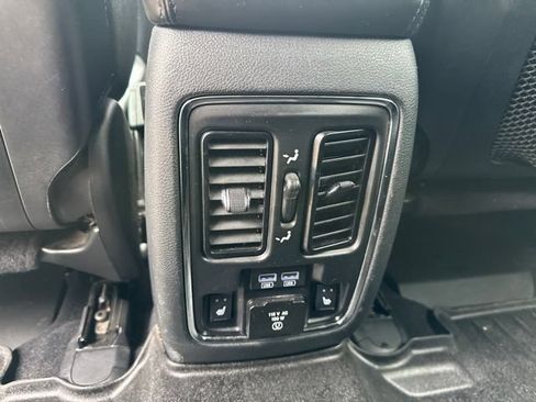 Used 2020 Jeep Grand Cherokee Limited w/ Luxury Group II AWD/4WD image 11