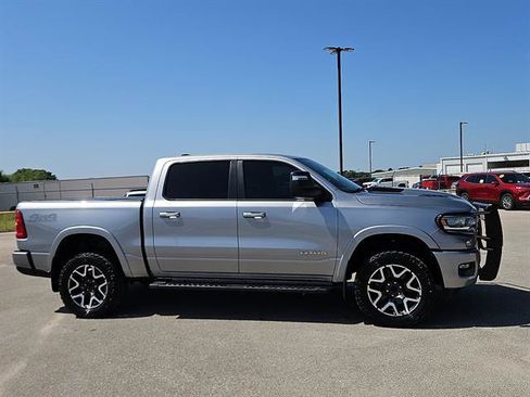 Used 2025 RAM 1500 Laramie w/ Sport Appearance Package AWD/4WD image 6