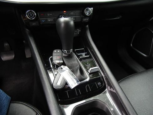 Used 2024 Jeep Compass Latitude AWD/4WD image 20