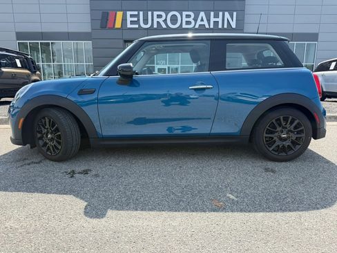 Used 2023 MINI Cooper 2-Door Hardtop FWD image 2