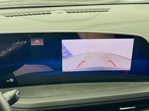 Used 2024 Cadillac XT4 Sport w/ Technology Package image 17