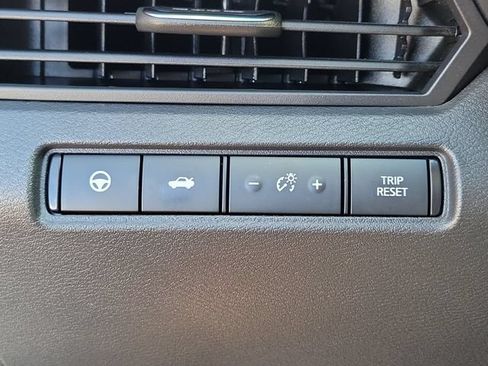 Used 2022 Nissan Altima 2.5 SV w/ SV Premium Package FWD image 18