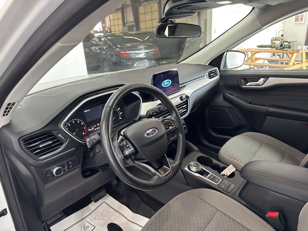 Used 2021 Ford Escape SE w/ SE Sport Appearance Package AWD/4WD image 8
