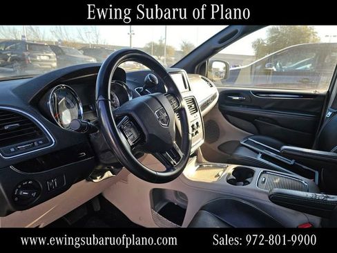 Used 2019 Dodge Grand Caravan SXT image 7