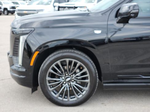 Used 2025 Cadillac Escalade Sport Platinum AWD/4WD image 9