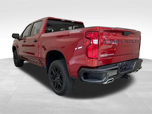 Used 2026 Chevrolet Silverado 1500 LT Trail Boss w/ LT Trail Boss Premium Package AWD/4WD image 3