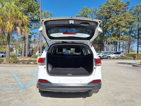 Used 2016 Kia Sorento LX w/ LX Convenience Package image 25