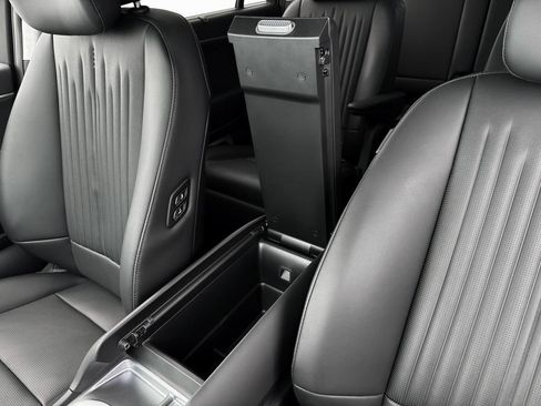 New 2026 Hyundai Ioniq 9 Calligraphy image 18