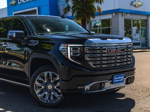 Used 2025 GMC Sierra 1500 Denali w/ Denali Reserve Package AWD/4WD image 3