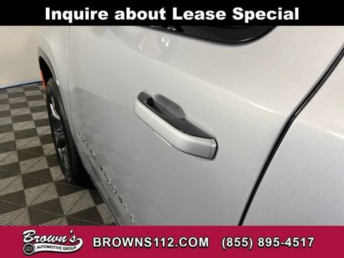 Used 2026 Jeep Grand Wagoneer Limited w/ Premium Group II AWD/4WD image 13