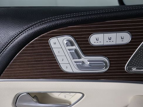 Used 2023 Mercedes-Benz GLE 450 4MATIC w/ AMG Line Exterior image 42