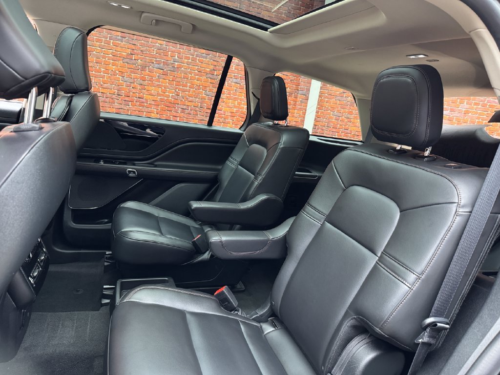 Used 2024 Lincoln Aviator AWD w/ Premium Package image 26