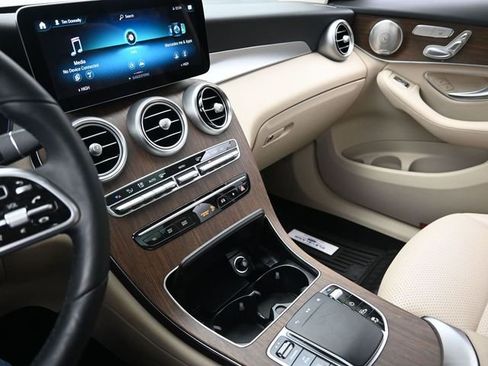Used 2021 Mercedes-Benz GLC 300 4MATIC image 22