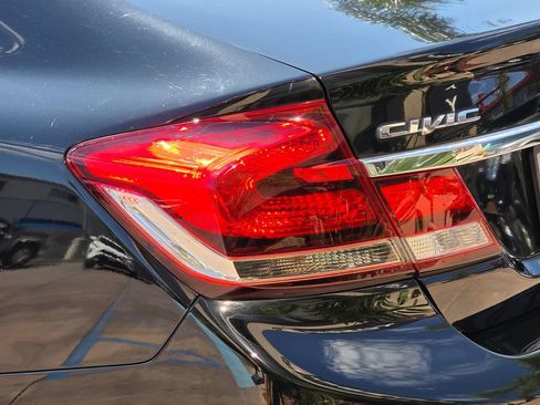 Used 2014 Honda Civic LX image 9
