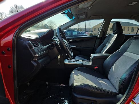 Used 2012 Toyota Camry SE image 13