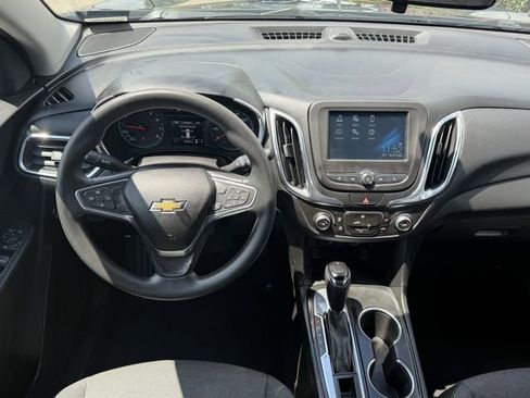 Used 2018 Chevrolet Equinox LT FWD image 10