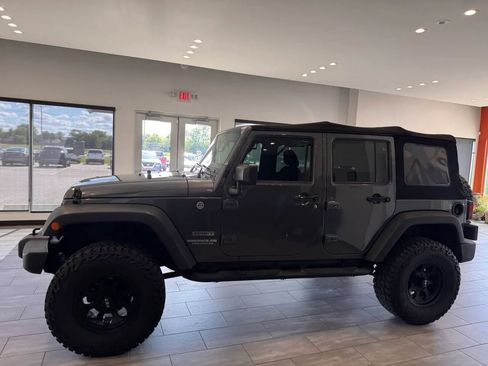 Used 2017 Jeep Wrangler Unlimited Sport w/ Quick Order Package 24S AWD/4WD image 12