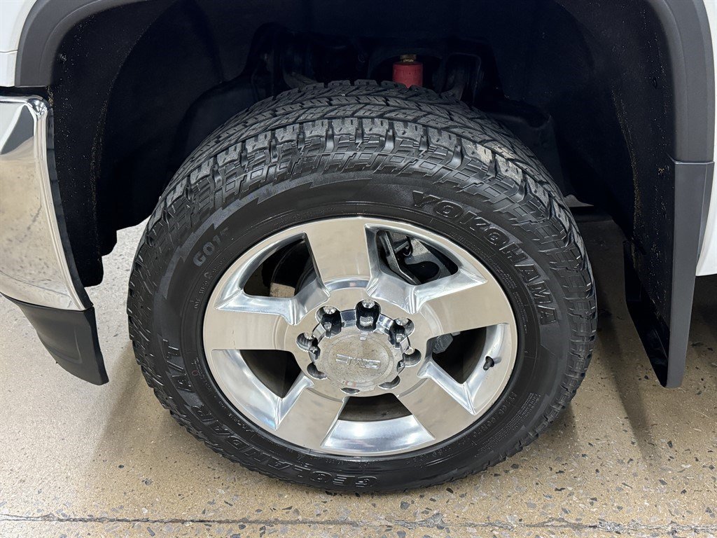Used 2016 GMC Sierra 2500 SLE w/ Suspension Package, Off-Road AWD/4WD image 5