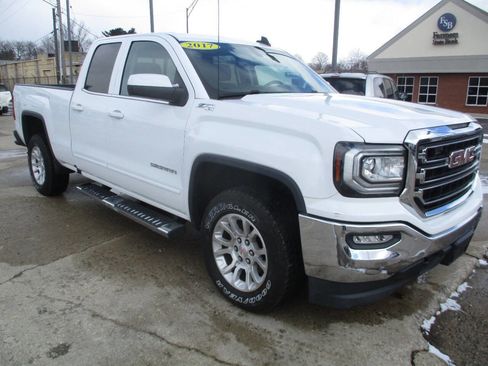 Used 2017 GMC Sierra 1500 SLE w/ SLE Value Package image 9