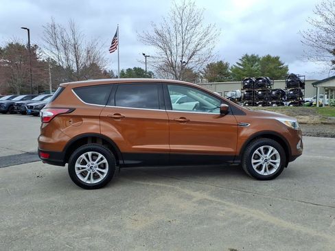 Used 2017 Ford Escape SE w/ SE Cold Weather Package image 4