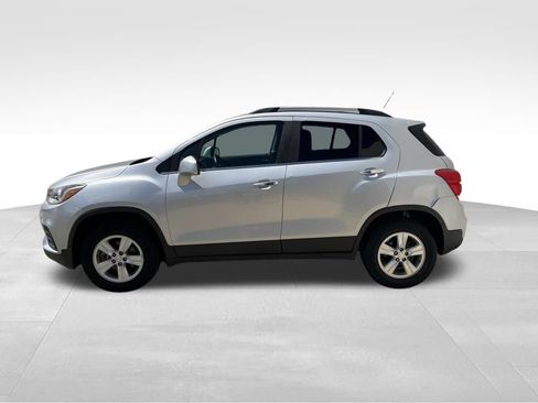 Used 2017 Chevrolet Trax LT w/ Driver Confidence Package AWD/4WD image 4