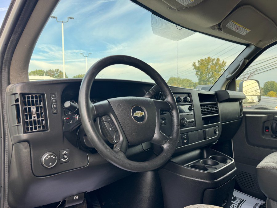 Used 2015 Chevrolet Express 3500 RWD image 14