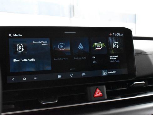 Used 2025 Kia Carnival FWD image 20
