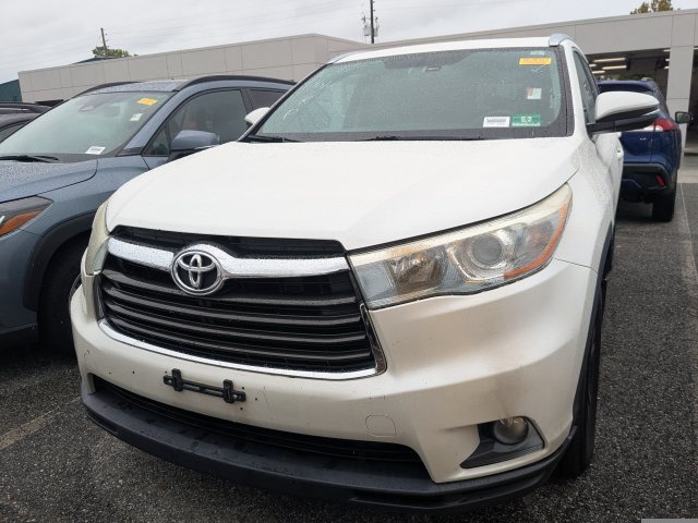 Used 2016 Toyota Highlander XLE AWD/4WD image 2