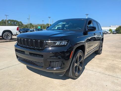 New 2025 Jeep Grand Cherokee L Altitude image 7