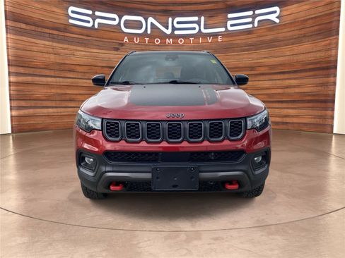 Used 2025 Jeep Compass Trailhawk image 10