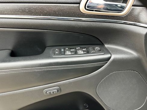 Used 2015 Jeep Grand Cherokee Limited image 17