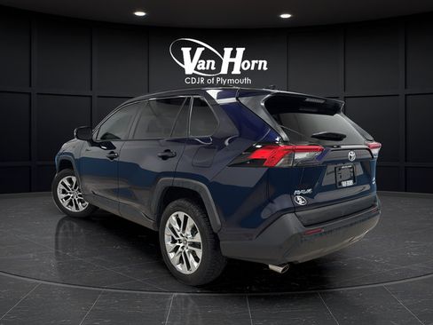 Used 2021 Toyota RAV4 XLE Premium AWD/4WD image 5