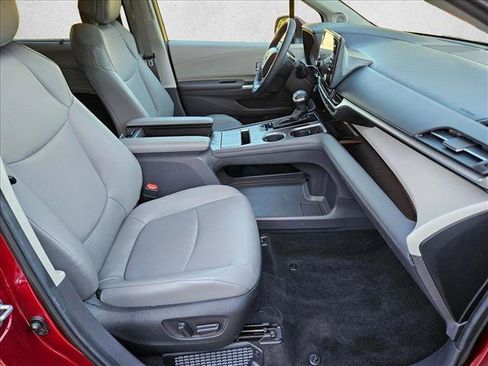 Used 2024 Toyota Sienna XLE w/ XLE Plus Package AWD/4WD image 23
