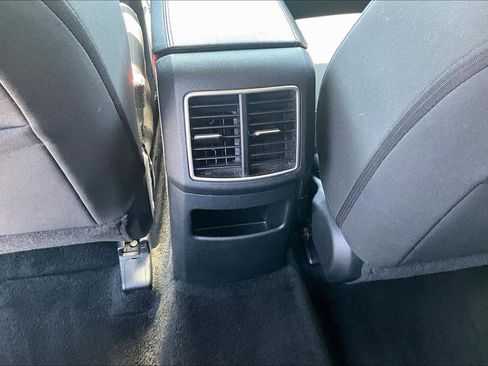 Used 2024 Kia Sportage LX image 10