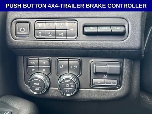 Used 2024 GMC Yukon XL Denali w/ Advanced Technology Package AWD/4WD image 20