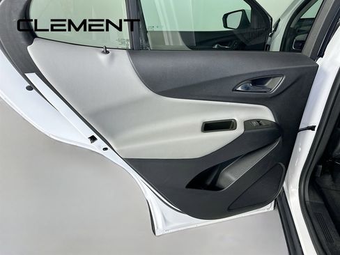 Used 2023 Chevrolet Equinox LT image 29