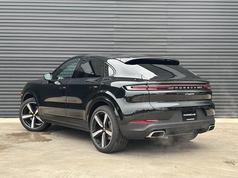 Certified 2025 Porsche Cayenne Coupe image 3
