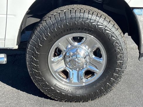 Used 2018 RAM 2500 Tradesman w/ Chrome Appearance Group image 32