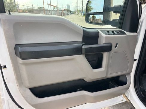 Used 2018 Ford F550 4x4 Crew Cab Super Duty image 9