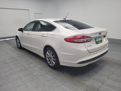 Used 2017 Ford Fusion SE w/ Fusion SE Technology Package FWD image 5