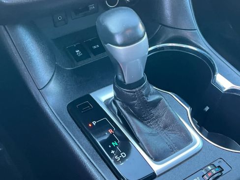 Used 2018 Toyota Highlander Limited image 23