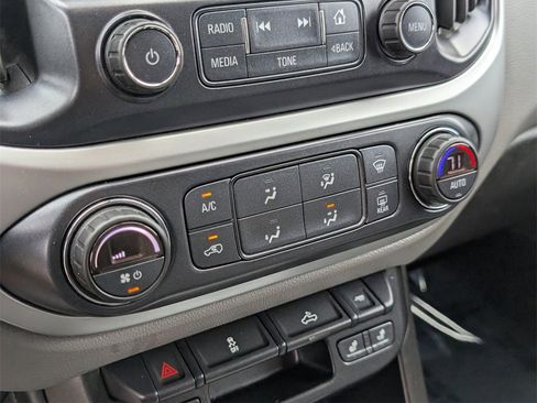 Used 2018 Chevrolet Colorado LT w/ Luxury Package, Chrome image 28