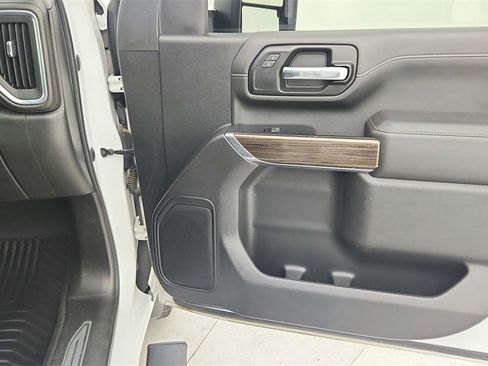 Used 2022 Chevrolet Silverado 2500 LT w/ Convenience Package image 32