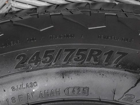 Used 2025 Jeep Wrangler Sport AWD/4WD image 28