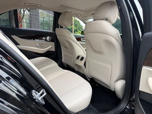 Used 2020 Mercedes-Benz E 450 4MATIC Sedan w/ Parking Assistance Package image 39