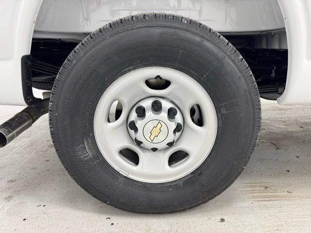 New 2026 Chevrolet Express 2500 w/ Driver Convenience Package RWD image 29