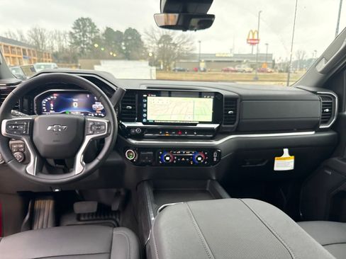 Used 2025 Chevrolet Silverado 2500 LTZ w/ LTZ Plus Package image 16