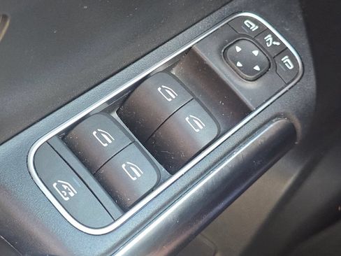 Used 2022 Mercedes-Benz GLA 250 4MATIC image 25