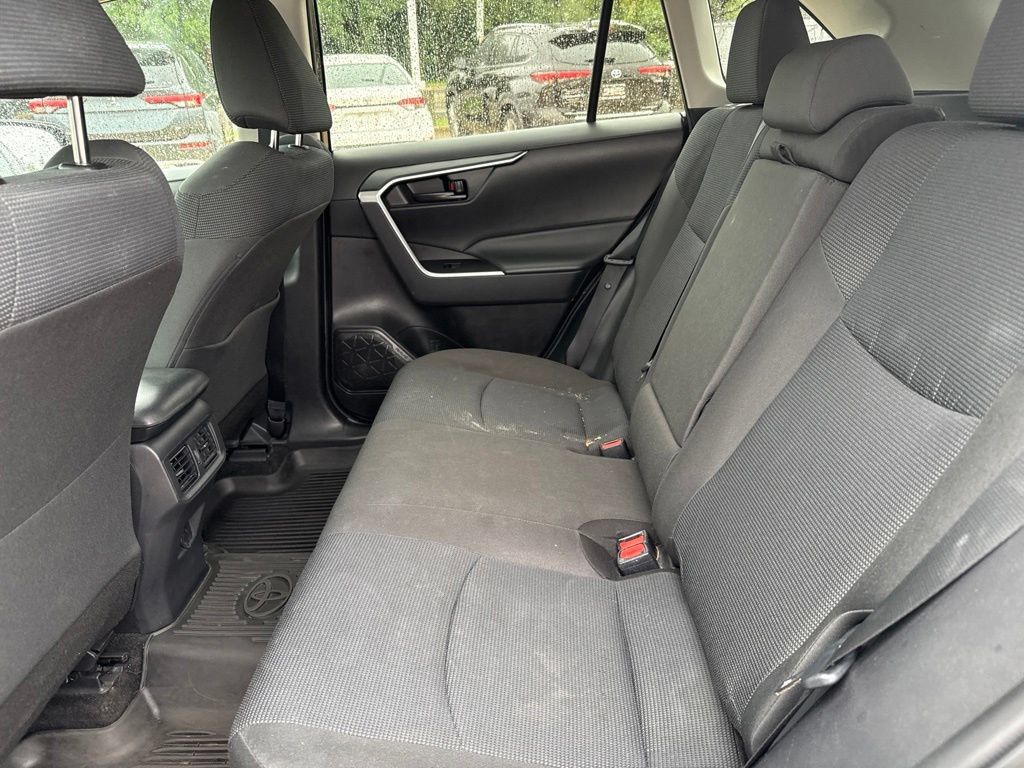 Used 2022 Toyota RAV4 LE AWD/4WD image 13
